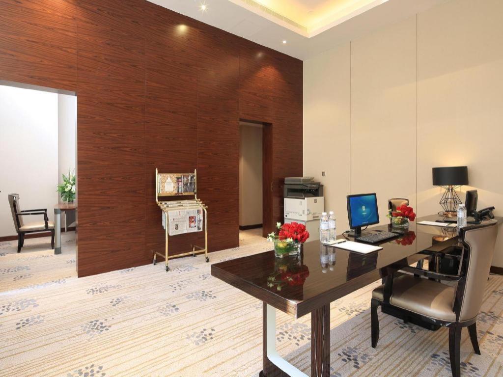วินด์แฮม แกรนด์ พลาซา รอยัล หัวยู ฉงชิง Hotel ฉงชิ่ง ภายนอก รูปภาพ