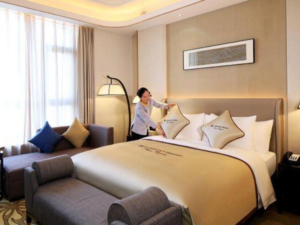 วินด์แฮม แกรนด์ พลาซา รอยัล หัวยู ฉงชิง Hotel ฉงชิ่ง ภายนอก รูปภาพ
