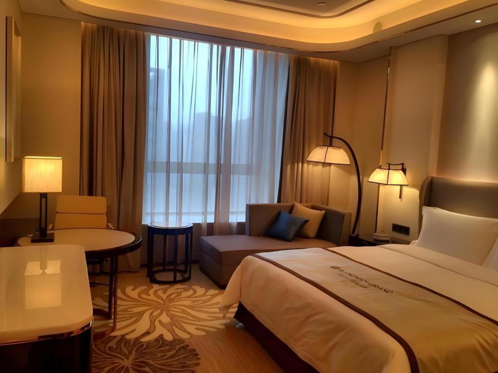 วินด์แฮม แกรนด์ พลาซา รอยัล หัวยู ฉงชิง Hotel ฉงชิ่ง ภายนอก รูปภาพ