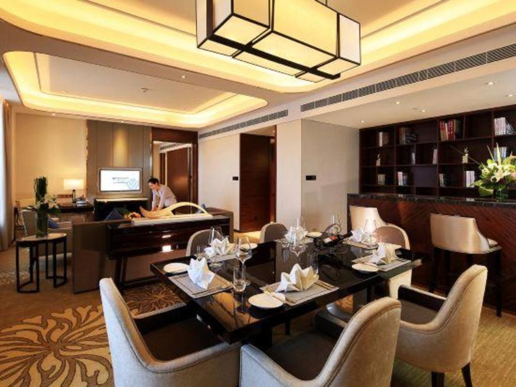 วินด์แฮม แกรนด์ พลาซา รอยัล หัวยู ฉงชิง Hotel ฉงชิ่ง ภายนอก รูปภาพ