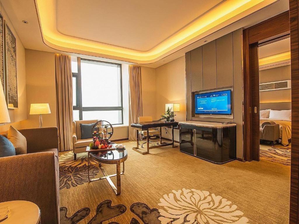 วินด์แฮม แกรนด์ พลาซา รอยัล หัวยู ฉงชิง Hotel ฉงชิ่ง ภายนอก รูปภาพ