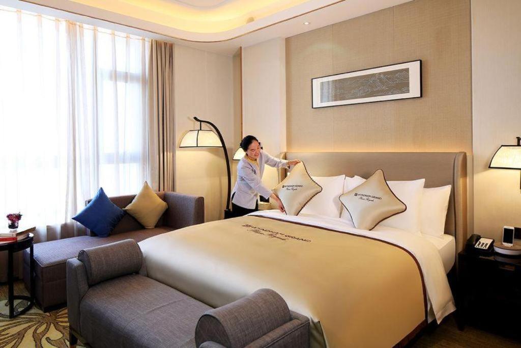 วินด์แฮม แกรนด์ พลาซา รอยัล หัวยู ฉงชิง Hotel ฉงชิ่ง ภายนอก รูปภาพ